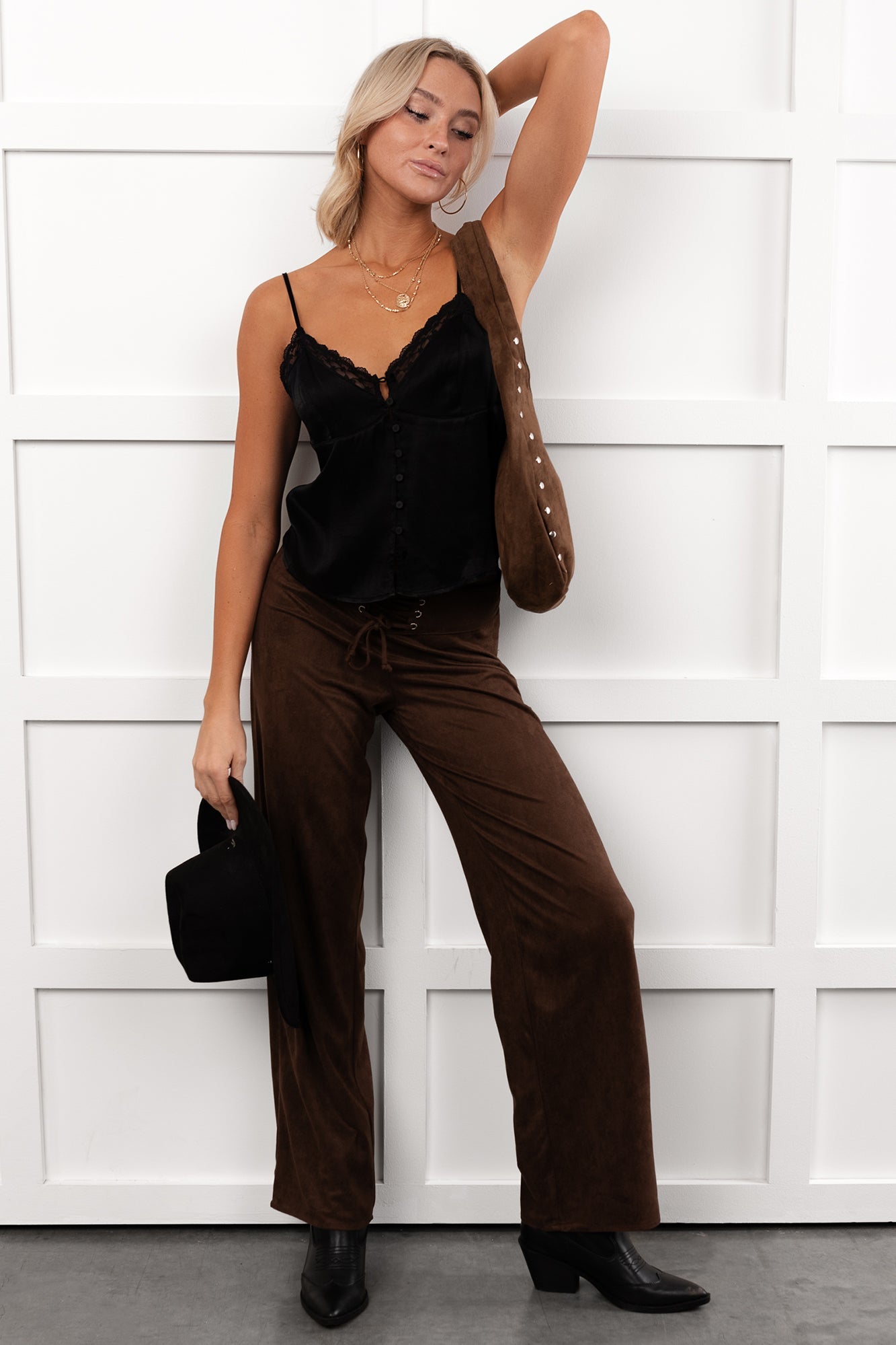 Own The Glow Sleeveless Lace Trim Top (Black)