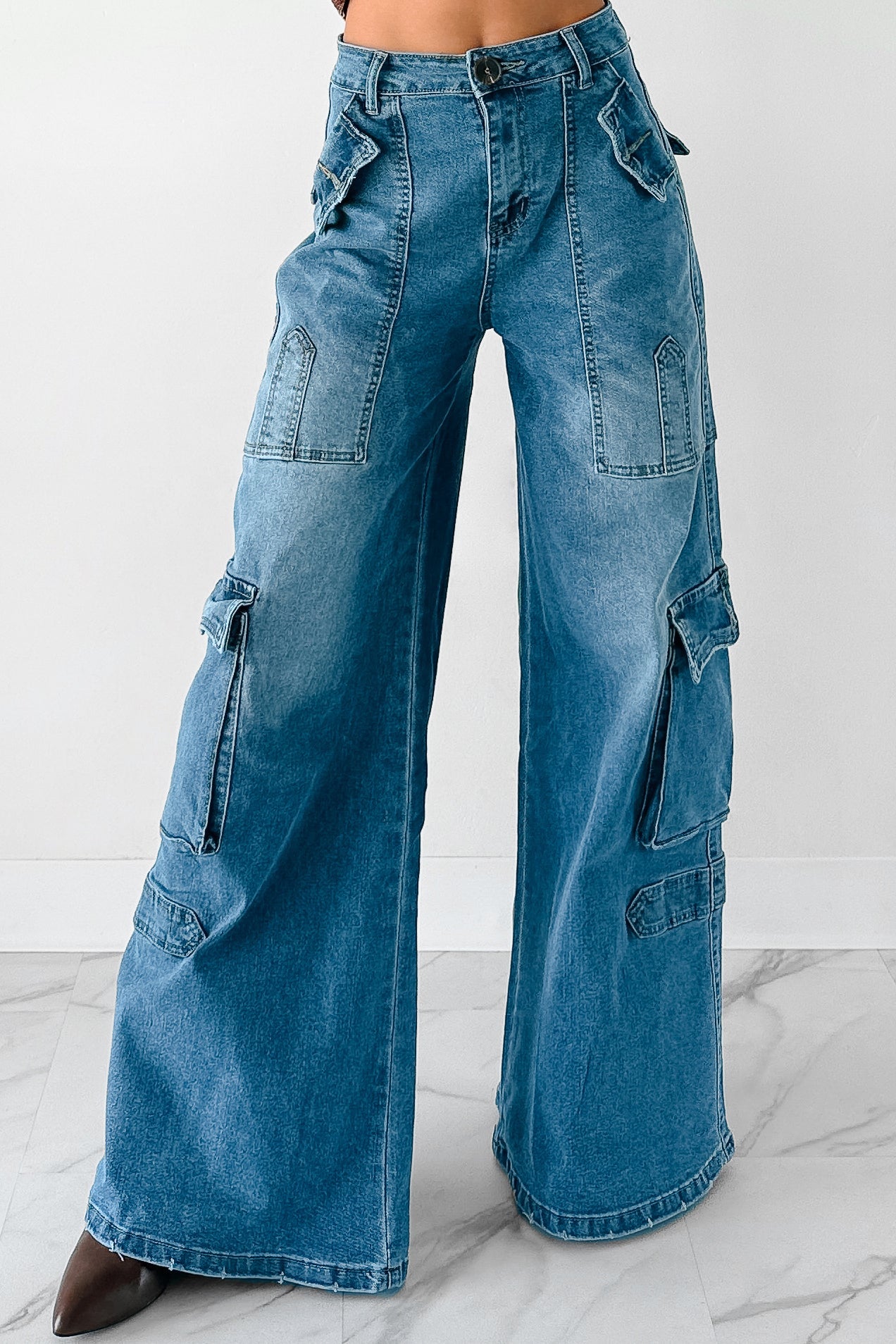 Susan Wide Leg Balboa Cargo Jeans (Medium)